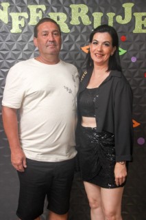 
<a style='margin-left: 5px;' class='btn btn-xs btn-social btn-facebook' href='https://www.facebook.com/sharer/sharer.php?u=https://www.galeramix.com.br/imagem/a128/800-800-90/conteudo/site_galerias/128/desenferruje-baile-de-carnaval-de-casais-em-tijucas-212.jpg' rel='popup' data-width='500' data-height='400'><i class='fa fa-facebook'></i>Compartilhar <span class='hidden-xs'>no Facebook</span>
</a> 
<a class='btn btn-default btn-xs' target='_blank' href='imagem/a128/800-800-90/conteudo/site_galerias/128/desenferruje-baile-de-carnaval-de-casais-em-tijucas-212.jpg'>
<span class='glyphicon glyphicon-cloud-download'></span> Salvar
</a>
