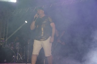 
<a style='margin-left: 5px;' class='btn btn-xs btn-social btn-facebook' href='https://www.facebook.com/sharer/sharer.php?u=https://www.galeramix.com.br/imagem/a128/800-800-90/conteudo/site_galerias/128/desenferruje-baile-de-carnaval-de-casais-em-tijucas-227.jpg' rel='popup' data-width='500' data-height='400'><i class='fa fa-facebook'></i>Compartilhar <span class='hidden-xs'>no Facebook</span>
</a> 
<a class='btn btn-default btn-xs' target='_blank' href='imagem/a128/800-800-90/conteudo/site_galerias/128/desenferruje-baile-de-carnaval-de-casais-em-tijucas-227.jpg'>
<span class='glyphicon glyphicon-cloud-download'></span> Salvar
</a>
