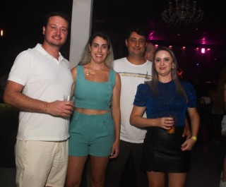 
<a style='margin-left: 5px;' class='btn btn-xs btn-social btn-facebook' href='https://www.facebook.com/sharer/sharer.php?u=https://www.galeramix.com.br/imagem/a128/800-800-90/conteudo/site_galerias/128/desenferruje-baile-de-carnaval-de-casais-em-tijucas-232.jpg' rel='popup' data-width='500' data-height='400'><i class='fa fa-facebook'></i>Compartilhar <span class='hidden-xs'>no Facebook</span>
</a> 
<a class='btn btn-default btn-xs' target='_blank' href='imagem/a128/800-800-90/conteudo/site_galerias/128/desenferruje-baile-de-carnaval-de-casais-em-tijucas-232.jpg'>
<span class='glyphicon glyphicon-cloud-download'></span> Salvar
</a>
