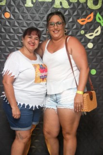 
<a style='margin-left: 5px;' class='btn btn-xs btn-social btn-facebook' href='https://www.facebook.com/sharer/sharer.php?u=https://www.galeramix.com.br/imagem/a128/800-800-90/conteudo/site_galerias/128/desenferruje-baile-de-carnaval-de-casais-em-tijucas-27.jpg' rel='popup' data-width='500' data-height='400'><i class='fa fa-facebook'></i>Compartilhar <span class='hidden-xs'>no Facebook</span>
</a> 
<a class='btn btn-default btn-xs' target='_blank' href='imagem/a128/800-800-90/conteudo/site_galerias/128/desenferruje-baile-de-carnaval-de-casais-em-tijucas-27.jpg'>
<span class='glyphicon glyphicon-cloud-download'></span> Salvar
</a>
