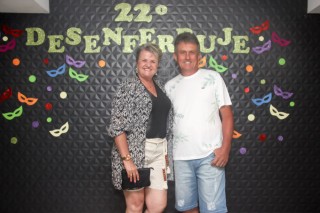 
<a style='margin-left: 5px;' class='btn btn-xs btn-social btn-facebook' href='https://www.facebook.com/sharer/sharer.php?u=https://www.galeramix.com.br/imagem/a128/800-800-90/conteudo/site_galerias/128/desenferruje-baile-de-carnaval-de-casais-em-tijucas-35.jpg' rel='popup' data-width='500' data-height='400'><i class='fa fa-facebook'></i>Compartilhar <span class='hidden-xs'>no Facebook</span>
</a> 
<a class='btn btn-default btn-xs' target='_blank' href='imagem/a128/800-800-90/conteudo/site_galerias/128/desenferruje-baile-de-carnaval-de-casais-em-tijucas-35.jpg'>
<span class='glyphicon glyphicon-cloud-download'></span> Salvar
</a>
