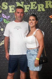 
<a style='margin-left: 5px;' class='btn btn-xs btn-social btn-facebook' href='https://www.facebook.com/sharer/sharer.php?u=https://www.galeramix.com.br/imagem/a128/800-800-90/conteudo/site_galerias/128/desenferruje-baile-de-carnaval-de-casais-em-tijucas-44.jpg' rel='popup' data-width='500' data-height='400'><i class='fa fa-facebook'></i>Compartilhar <span class='hidden-xs'>no Facebook</span>
</a> 
<a class='btn btn-default btn-xs' target='_blank' href='imagem/a128/800-800-90/conteudo/site_galerias/128/desenferruje-baile-de-carnaval-de-casais-em-tijucas-44.jpg'>
<span class='glyphicon glyphicon-cloud-download'></span> Salvar
</a>
