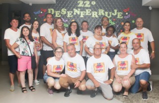 
<a style='margin-left: 5px;' class='btn btn-xs btn-social btn-facebook' href='https://www.facebook.com/sharer/sharer.php?u=https://www.galeramix.com.br/imagem/a128/800-800-90/conteudo/site_galerias/128/desenferruje-baile-de-carnaval-de-casais-em-tijucas-6.jpg' rel='popup' data-width='500' data-height='400'><i class='fa fa-facebook'></i>Compartilhar <span class='hidden-xs'>no Facebook</span>
</a> 
<a class='btn btn-default btn-xs' target='_blank' href='imagem/a128/800-800-90/conteudo/site_galerias/128/desenferruje-baile-de-carnaval-de-casais-em-tijucas-6.jpg'>
<span class='glyphicon glyphicon-cloud-download'></span> Salvar
</a>
