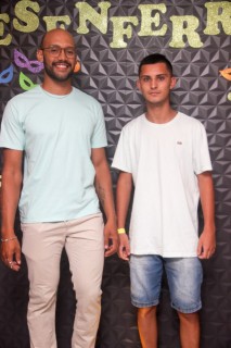 
<a style='margin-left: 5px;' class='btn btn-xs btn-social btn-facebook' href='https://www.facebook.com/sharer/sharer.php?u=https://www.galeramix.com.br/imagem/a128/800-800-90/conteudo/site_galerias/128/desenferruje-baile-de-carnaval-de-casais-em-tijucas-66.jpg' rel='popup' data-width='500' data-height='400'><i class='fa fa-facebook'></i>Compartilhar <span class='hidden-xs'>no Facebook</span>
</a> 
<a class='btn btn-default btn-xs' target='_blank' href='imagem/a128/800-800-90/conteudo/site_galerias/128/desenferruje-baile-de-carnaval-de-casais-em-tijucas-66.jpg'>
<span class='glyphicon glyphicon-cloud-download'></span> Salvar
</a>
