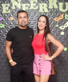 
<a style='margin-left: 5px;' class='btn btn-xs btn-social btn-facebook' href='https://www.facebook.com/sharer/sharer.php?u=https://www.galeramix.com.br/imagem/a128/800-800-90/conteudo/site_galerias/128/desenferruje-baile-de-carnaval-de-casais-em-tijucas-70.jpg' rel='popup' data-width='500' data-height='400'><i class='fa fa-facebook'></i>Compartilhar <span class='hidden-xs'>no Facebook</span>
</a> 
<a class='btn btn-default btn-xs' target='_blank' href='imagem/a128/800-800-90/conteudo/site_galerias/128/desenferruje-baile-de-carnaval-de-casais-em-tijucas-70.jpg'>
<span class='glyphicon glyphicon-cloud-download'></span> Salvar
</a>
