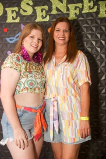 
<a style='margin-left: 5px;' class='btn btn-xs btn-social btn-facebook' href='https://www.facebook.com/sharer/sharer.php?u=https://www.galeramix.com.br/imagem/a128/800-800-90/conteudo/site_galerias/128/desenferruje-baile-de-carnaval-de-casais-em-tijucas-72.jpg' rel='popup' data-width='500' data-height='400'><i class='fa fa-facebook'></i>Compartilhar <span class='hidden-xs'>no Facebook</span>
</a> 
<a class='btn btn-default btn-xs' target='_blank' href='imagem/a128/800-800-90/conteudo/site_galerias/128/desenferruje-baile-de-carnaval-de-casais-em-tijucas-72.jpg'>
<span class='glyphicon glyphicon-cloud-download'></span> Salvar
</a>
