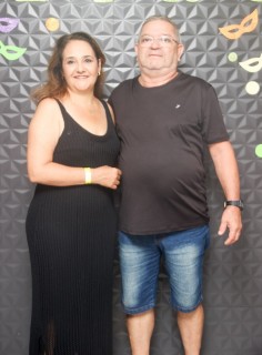 
<a style='margin-left: 5px;' class='btn btn-xs btn-social btn-facebook' href='https://www.facebook.com/sharer/sharer.php?u=https://www.galeramix.com.br/imagem/a128/800-800-90/conteudo/site_galerias/128/desenferruje-baile-de-carnaval-de-casais-em-tijucas-78.jpg' rel='popup' data-width='500' data-height='400'><i class='fa fa-facebook'></i>Compartilhar <span class='hidden-xs'>no Facebook</span>
</a> 
<a class='btn btn-default btn-xs' target='_blank' href='imagem/a128/800-800-90/conteudo/site_galerias/128/desenferruje-baile-de-carnaval-de-casais-em-tijucas-78.jpg'>
<span class='glyphicon glyphicon-cloud-download'></span> Salvar
</a>
