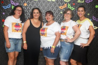 
<a style='margin-left: 5px;' class='btn btn-xs btn-social btn-facebook' href='https://www.facebook.com/sharer/sharer.php?u=https://www.galeramix.com.br/imagem/a128/800-800-90/conteudo/site_galerias/128/desenferruje-baile-de-carnaval-de-casais-em-tijucas-79.jpg' rel='popup' data-width='500' data-height='400'><i class='fa fa-facebook'></i>Compartilhar <span class='hidden-xs'>no Facebook</span>
</a> 
<a class='btn btn-default btn-xs' target='_blank' href='imagem/a128/800-800-90/conteudo/site_galerias/128/desenferruje-baile-de-carnaval-de-casais-em-tijucas-79.jpg'>
<span class='glyphicon glyphicon-cloud-download'></span> Salvar
</a>
