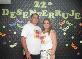 
<a style='margin-left: 5px;' class='btn btn-xs btn-social btn-facebook' href='https://www.facebook.com/sharer/sharer.php?u=https://www.galeramix.com.br/imagem/a128/800-800-90/conteudo/site_galerias/128/desenferruje-baile-de-carnaval-de-casais-em-tijucas-8.jpg' rel='popup' data-width='500' data-height='400'><i class='fa fa-facebook'></i>Compartilhar <span class='hidden-xs'>no Facebook</span>
</a> 
<a class='btn btn-default btn-xs' target='_blank' href='imagem/a128/800-800-90/conteudo/site_galerias/128/desenferruje-baile-de-carnaval-de-casais-em-tijucas-8.jpg'>
<span class='glyphicon glyphicon-cloud-download'></span> Salvar
</a>
