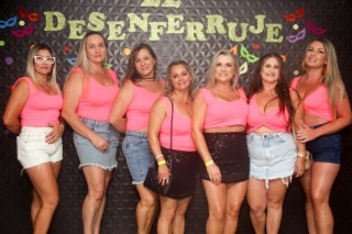 
<a style='margin-left: 5px;' class='btn btn-xs btn-social btn-facebook' href='https://www.facebook.com/sharer/sharer.php?u=https://www.galeramix.com.br/imagem/a128/800-800-90/conteudo/site_galerias/128/desenferruje-baile-de-carnaval-de-casais-em-tijucas-83.jpg' rel='popup' data-width='500' data-height='400'><i class='fa fa-facebook'></i>Compartilhar <span class='hidden-xs'>no Facebook</span>
</a> 
<a class='btn btn-default btn-xs' target='_blank' href='imagem/a128/800-800-90/conteudo/site_galerias/128/desenferruje-baile-de-carnaval-de-casais-em-tijucas-83.jpg'>
<span class='glyphicon glyphicon-cloud-download'></span> Salvar
</a>
