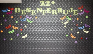 
<a style='margin-left: 5px;' class='btn btn-xs btn-social btn-facebook' href='https://www.facebook.com/sharer/sharer.php?u=https://www.galeramix.com.br/imagem/a128/800-800-90/conteudo/site_galerias/128/desenferruje-baile-de-carnaval-de-casais-em-tijucas-84.jpg' rel='popup' data-width='500' data-height='400'><i class='fa fa-facebook'></i>Compartilhar <span class='hidden-xs'>no Facebook</span>
</a> 
<a class='btn btn-default btn-xs' target='_blank' href='imagem/a128/800-800-90/conteudo/site_galerias/128/desenferruje-baile-de-carnaval-de-casais-em-tijucas-84.jpg'>
<span class='glyphicon glyphicon-cloud-download'></span> Salvar
</a>
