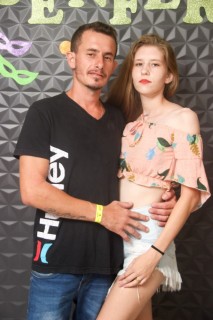 
<a style='margin-left: 5px;' class='btn btn-xs btn-social btn-facebook' href='https://www.facebook.com/sharer/sharer.php?u=https://www.galeramix.com.br/imagem/a128/800-800-90/conteudo/site_galerias/128/desenferruje-baile-de-carnaval-de-casais-em-tijucas-87.jpg' rel='popup' data-width='500' data-height='400'><i class='fa fa-facebook'></i>Compartilhar <span class='hidden-xs'>no Facebook</span>
</a> 
<a class='btn btn-default btn-xs' target='_blank' href='imagem/a128/800-800-90/conteudo/site_galerias/128/desenferruje-baile-de-carnaval-de-casais-em-tijucas-87.jpg'>
<span class='glyphicon glyphicon-cloud-download'></span> Salvar
</a>
