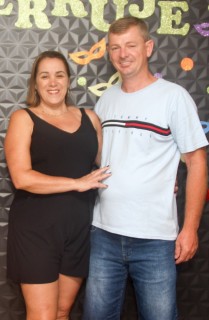 
<a style='margin-left: 5px;' class='btn btn-xs btn-social btn-facebook' href='https://www.facebook.com/sharer/sharer.php?u=https://www.galeramix.com.br/imagem/a128/800-800-90/conteudo/site_galerias/128/desenferruje-baile-de-carnaval-de-casais-em-tijucas-91.jpg' rel='popup' data-width='500' data-height='400'><i class='fa fa-facebook'></i>Compartilhar <span class='hidden-xs'>no Facebook</span>
</a> 
<a class='btn btn-default btn-xs' target='_blank' href='imagem/a128/800-800-90/conteudo/site_galerias/128/desenferruje-baile-de-carnaval-de-casais-em-tijucas-91.jpg'>
<span class='glyphicon glyphicon-cloud-download'></span> Salvar
</a>
