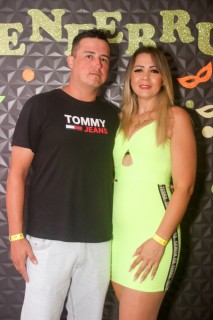 
<a style='margin-left: 5px;' class='btn btn-xs btn-social btn-facebook' href='https://www.facebook.com/sharer/sharer.php?u=https://www.galeramix.com.br/imagem/a128/800-800-90/conteudo/site_galerias/128/desenferruje-baile-de-carnaval-de-casais-em-tijucas-95.jpg' rel='popup' data-width='500' data-height='400'><i class='fa fa-facebook'></i>Compartilhar <span class='hidden-xs'>no Facebook</span>
</a> 
<a class='btn btn-default btn-xs' target='_blank' href='imagem/a128/800-800-90/conteudo/site_galerias/128/desenferruje-baile-de-carnaval-de-casais-em-tijucas-95.jpg'>
<span class='glyphicon glyphicon-cloud-download'></span> Salvar
</a>
