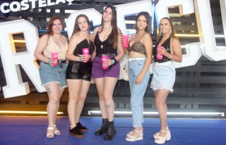 
<a style='margin-left: 5px;' class='btn btn-xs btn-social btn-facebook' href='https://www.facebook.com/sharer/sharer.php?u=https://www.galeramix.com.br/imagem/a129/800-800-90/conteudo/site_galerias/129/img0602.jpg' rel='popup' data-width='500' data-height='400'><i class='fa fa-facebook'></i>Compartilhar <span class='hidden-xs'>no Facebook</span>
</a> 
<a class='btn btn-default btn-xs' target='_blank' href='imagem/a129/800-800-90/conteudo/site_galerias/129/img0602.jpg'>
<span class='glyphicon glyphicon-cloud-download'></span> Salvar
</a>
