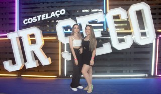 
<a style='margin-left: 5px;' class='btn btn-xs btn-social btn-facebook' href='https://www.facebook.com/sharer/sharer.php?u=https://www.galeramix.com.br/imagem/a129/800-800-90/conteudo/site_galerias/129/img0628.jpg' rel='popup' data-width='500' data-height='400'><i class='fa fa-facebook'></i>Compartilhar <span class='hidden-xs'>no Facebook</span>
</a> 
<a class='btn btn-default btn-xs' target='_blank' href='imagem/a129/800-800-90/conteudo/site_galerias/129/img0628.jpg'>
<span class='glyphicon glyphicon-cloud-download'></span> Salvar
</a>
