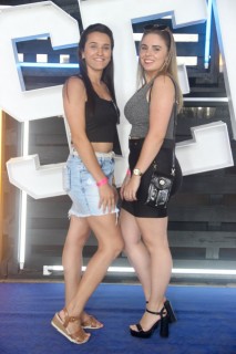 
<a style='margin-left: 5px;' class='btn btn-xs btn-social btn-facebook' href='https://www.facebook.com/sharer/sharer.php?u=https://www.galeramix.com.br/imagem/a129/800-800-90/conteudo/site_galerias/129/img0655.jpg' rel='popup' data-width='500' data-height='400'><i class='fa fa-facebook'></i>Compartilhar <span class='hidden-xs'>no Facebook</span>
</a> 
<a class='btn btn-default btn-xs' target='_blank' href='imagem/a129/800-800-90/conteudo/site_galerias/129/img0655.jpg'>
<span class='glyphicon glyphicon-cloud-download'></span> Salvar
</a>
