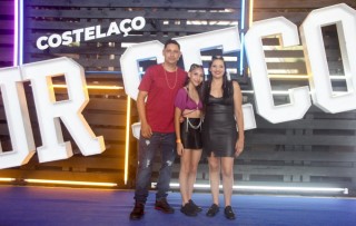 
<a style='margin-left: 5px;' class='btn btn-xs btn-social btn-facebook' href='https://www.facebook.com/sharer/sharer.php?u=https://www.galeramix.com.br/imagem/a129/800-800-90/conteudo/site_galerias/129/img0657.jpg' rel='popup' data-width='500' data-height='400'><i class='fa fa-facebook'></i>Compartilhar <span class='hidden-xs'>no Facebook</span>
</a> 
<a class='btn btn-default btn-xs' target='_blank' href='imagem/a129/800-800-90/conteudo/site_galerias/129/img0657.jpg'>
<span class='glyphicon glyphicon-cloud-download'></span> Salvar
</a>
