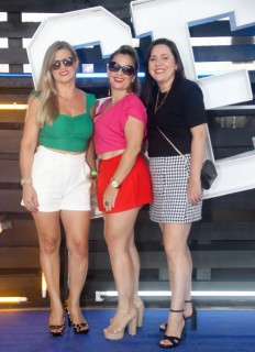 
<a style='margin-left: 5px;' class='btn btn-xs btn-social btn-facebook' href='https://www.facebook.com/sharer/sharer.php?u=https://www.galeramix.com.br/imagem/a129/800-800-90/conteudo/site_galerias/129/img0675.jpg' rel='popup' data-width='500' data-height='400'><i class='fa fa-facebook'></i>Compartilhar <span class='hidden-xs'>no Facebook</span>
</a> 
<a class='btn btn-default btn-xs' target='_blank' href='imagem/a129/800-800-90/conteudo/site_galerias/129/img0675.jpg'>
<span class='glyphicon glyphicon-cloud-download'></span> Salvar
</a>
