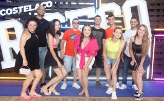 
<a style='margin-left: 5px;' class='btn btn-xs btn-social btn-facebook' href='https://www.facebook.com/sharer/sharer.php?u=https://www.galeramix.com.br/imagem/a129/800-800-90/conteudo/site_galerias/129/img0691.jpg' rel='popup' data-width='500' data-height='400'><i class='fa fa-facebook'></i>Compartilhar <span class='hidden-xs'>no Facebook</span>
</a> 
<a class='btn btn-default btn-xs' target='_blank' href='imagem/a129/800-800-90/conteudo/site_galerias/129/img0691.jpg'>
<span class='glyphicon glyphicon-cloud-download'></span> Salvar
</a>
