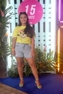 
<a style='margin-left: 5px;' class='btn btn-xs btn-social btn-facebook' href='https://www.facebook.com/sharer/sharer.php?u=https://www.galeramix.com.br/imagem/a129/800-800-90/conteudo/site_galerias/129/img0712.jpg' rel='popup' data-width='500' data-height='400'><i class='fa fa-facebook'></i>Compartilhar <span class='hidden-xs'>no Facebook</span>
</a> 
<a class='btn btn-default btn-xs' target='_blank' href='imagem/a129/800-800-90/conteudo/site_galerias/129/img0712.jpg'>
<span class='glyphicon glyphicon-cloud-download'></span> Salvar
</a>
