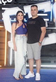 
<a style='margin-left: 5px;' class='btn btn-xs btn-social btn-facebook' href='https://www.facebook.com/sharer/sharer.php?u=https://www.galeramix.com.br/imagem/a129/800-800-90/conteudo/site_galerias/129/img0715.jpg' rel='popup' data-width='500' data-height='400'><i class='fa fa-facebook'></i>Compartilhar <span class='hidden-xs'>no Facebook</span>
</a> 
<a class='btn btn-default btn-xs' target='_blank' href='imagem/a129/800-800-90/conteudo/site_galerias/129/img0715.jpg'>
<span class='glyphicon glyphicon-cloud-download'></span> Salvar
</a>
