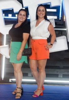 
<a style='margin-left: 5px;' class='btn btn-xs btn-social btn-facebook' href='https://www.facebook.com/sharer/sharer.php?u=https://www.galeramix.com.br/imagem/a129/800-800-90/conteudo/site_galerias/129/img0722.jpg' rel='popup' data-width='500' data-height='400'><i class='fa fa-facebook'></i>Compartilhar <span class='hidden-xs'>no Facebook</span>
</a> 
<a class='btn btn-default btn-xs' target='_blank' href='imagem/a129/800-800-90/conteudo/site_galerias/129/img0722.jpg'>
<span class='glyphicon glyphicon-cloud-download'></span> Salvar
</a>
