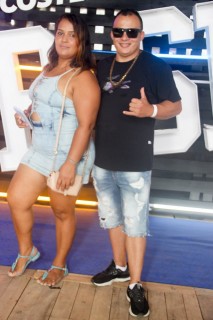 
<a style='margin-left: 5px;' class='btn btn-xs btn-social btn-facebook' href='https://www.facebook.com/sharer/sharer.php?u=https://www.galeramix.com.br/imagem/a129/800-800-90/conteudo/site_galerias/129/img0727.jpg' rel='popup' data-width='500' data-height='400'><i class='fa fa-facebook'></i>Compartilhar <span class='hidden-xs'>no Facebook</span>
</a> 
<a class='btn btn-default btn-xs' target='_blank' href='imagem/a129/800-800-90/conteudo/site_galerias/129/img0727.jpg'>
<span class='glyphicon glyphicon-cloud-download'></span> Salvar
</a>
