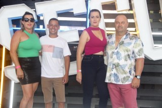 
<a style='margin-left: 5px;' class='btn btn-xs btn-social btn-facebook' href='https://www.facebook.com/sharer/sharer.php?u=https://www.galeramix.com.br/imagem/a129/800-800-90/conteudo/site_galerias/129/img0752.jpg' rel='popup' data-width='500' data-height='400'><i class='fa fa-facebook'></i>Compartilhar <span class='hidden-xs'>no Facebook</span>
</a> 
<a class='btn btn-default btn-xs' target='_blank' href='imagem/a129/800-800-90/conteudo/site_galerias/129/img0752.jpg'>
<span class='glyphicon glyphicon-cloud-download'></span> Salvar
</a>
