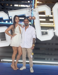 
<a style='margin-left: 5px;' class='btn btn-xs btn-social btn-facebook' href='https://www.facebook.com/sharer/sharer.php?u=https://www.galeramix.com.br/imagem/a129/800-800-90/conteudo/site_galerias/129/img0757.jpg' rel='popup' data-width='500' data-height='400'><i class='fa fa-facebook'></i>Compartilhar <span class='hidden-xs'>no Facebook</span>
</a> 
<a class='btn btn-default btn-xs' target='_blank' href='imagem/a129/800-800-90/conteudo/site_galerias/129/img0757.jpg'>
<span class='glyphicon glyphicon-cloud-download'></span> Salvar
</a>
