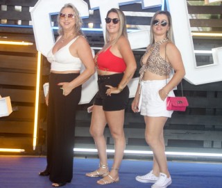 
<a style='margin-left: 5px;' class='btn btn-xs btn-social btn-facebook' href='https://www.facebook.com/sharer/sharer.php?u=https://www.galeramix.com.br/imagem/a129/800-800-90/conteudo/site_galerias/129/img0818.jpg' rel='popup' data-width='500' data-height='400'><i class='fa fa-facebook'></i>Compartilhar <span class='hidden-xs'>no Facebook</span>
</a> 
<a class='btn btn-default btn-xs' target='_blank' href='imagem/a129/800-800-90/conteudo/site_galerias/129/img0818.jpg'>
<span class='glyphicon glyphicon-cloud-download'></span> Salvar
</a>
