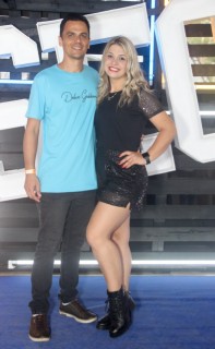 
<a style='margin-left: 5px;' class='btn btn-xs btn-social btn-facebook' href='https://www.facebook.com/sharer/sharer.php?u=https://www.galeramix.com.br/imagem/a129/800-800-90/conteudo/site_galerias/129/img0827.jpg' rel='popup' data-width='500' data-height='400'><i class='fa fa-facebook'></i>Compartilhar <span class='hidden-xs'>no Facebook</span>
</a> 
<a class='btn btn-default btn-xs' target='_blank' href='imagem/a129/800-800-90/conteudo/site_galerias/129/img0827.jpg'>
<span class='glyphicon glyphicon-cloud-download'></span> Salvar
</a>
