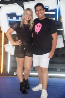 
<a style='margin-left: 5px;' class='btn btn-xs btn-social btn-facebook' href='https://www.facebook.com/sharer/sharer.php?u=https://www.galeramix.com.br/imagem/a129/800-800-90/conteudo/site_galerias/129/img0830.jpg' rel='popup' data-width='500' data-height='400'><i class='fa fa-facebook'></i>Compartilhar <span class='hidden-xs'>no Facebook</span>
</a> 
<a class='btn btn-default btn-xs' target='_blank' href='imagem/a129/800-800-90/conteudo/site_galerias/129/img0830.jpg'>
<span class='glyphicon glyphicon-cloud-download'></span> Salvar
</a>
