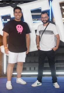 
<a style='margin-left: 5px;' class='btn btn-xs btn-social btn-facebook' href='https://www.facebook.com/sharer/sharer.php?u=https://www.galeramix.com.br/imagem/a129/800-800-90/conteudo/site_galerias/129/img0838.jpg' rel='popup' data-width='500' data-height='400'><i class='fa fa-facebook'></i>Compartilhar <span class='hidden-xs'>no Facebook</span>
</a> 
<a class='btn btn-default btn-xs' target='_blank' href='imagem/a129/800-800-90/conteudo/site_galerias/129/img0838.jpg'>
<span class='glyphicon glyphicon-cloud-download'></span> Salvar
</a>
