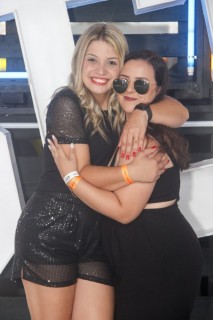 
<a style='margin-left: 5px;' class='btn btn-xs btn-social btn-facebook' href='https://www.facebook.com/sharer/sharer.php?u=https://www.galeramix.com.br/imagem/a129/800-800-90/conteudo/site_galerias/129/img0841.jpg' rel='popup' data-width='500' data-height='400'><i class='fa fa-facebook'></i>Compartilhar <span class='hidden-xs'>no Facebook</span>
</a> 
<a class='btn btn-default btn-xs' target='_blank' href='imagem/a129/800-800-90/conteudo/site_galerias/129/img0841.jpg'>
<span class='glyphicon glyphicon-cloud-download'></span> Salvar
</a>
