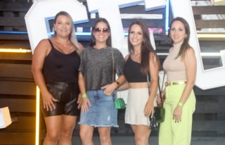 
<a style='margin-left: 5px;' class='btn btn-xs btn-social btn-facebook' href='https://www.facebook.com/sharer/sharer.php?u=https://www.galeramix.com.br/imagem/a129/800-800-90/conteudo/site_galerias/129/img0849.jpg' rel='popup' data-width='500' data-height='400'><i class='fa fa-facebook'></i>Compartilhar <span class='hidden-xs'>no Facebook</span>
</a> 
<a class='btn btn-default btn-xs' target='_blank' href='imagem/a129/800-800-90/conteudo/site_galerias/129/img0849.jpg'>
<span class='glyphicon glyphicon-cloud-download'></span> Salvar
</a>
