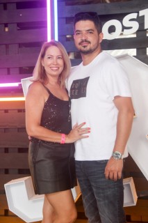 
<a style='margin-left: 5px;' class='btn btn-xs btn-social btn-facebook' href='https://www.facebook.com/sharer/sharer.php?u=https://www.galeramix.com.br/imagem/a129/800-800-90/conteudo/site_galerias/129/img0860.jpg' rel='popup' data-width='500' data-height='400'><i class='fa fa-facebook'></i>Compartilhar <span class='hidden-xs'>no Facebook</span>
</a> 
<a class='btn btn-default btn-xs' target='_blank' href='imagem/a129/800-800-90/conteudo/site_galerias/129/img0860.jpg'>
<span class='glyphicon glyphicon-cloud-download'></span> Salvar
</a>
