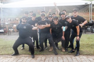 
<a style='margin-left: 5px;' class='btn btn-xs btn-social btn-facebook' href='https://www.facebook.com/sharer/sharer.php?u=https://www.galeramix.com.br/imagem/a129/800-800-90/conteudo/site_galerias/129/img0867.jpg' rel='popup' data-width='500' data-height='400'><i class='fa fa-facebook'></i>Compartilhar <span class='hidden-xs'>no Facebook</span>
</a> 
<a class='btn btn-default btn-xs' target='_blank' href='imagem/a129/800-800-90/conteudo/site_galerias/129/img0867.jpg'>
<span class='glyphicon glyphicon-cloud-download'></span> Salvar
</a>
