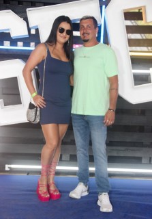 
<a style='margin-left: 5px;' class='btn btn-xs btn-social btn-facebook' href='https://www.facebook.com/sharer/sharer.php?u=https://www.galeramix.com.br/imagem/a129/800-800-90/conteudo/site_galerias/129/img0876.jpg' rel='popup' data-width='500' data-height='400'><i class='fa fa-facebook'></i>Compartilhar <span class='hidden-xs'>no Facebook</span>
</a> 
<a class='btn btn-default btn-xs' target='_blank' href='imagem/a129/800-800-90/conteudo/site_galerias/129/img0876.jpg'>
<span class='glyphicon glyphicon-cloud-download'></span> Salvar
</a>
