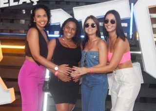 
<a style='margin-left: 5px;' class='btn btn-xs btn-social btn-facebook' href='https://www.facebook.com/sharer/sharer.php?u=https://www.galeramix.com.br/imagem/a129/800-800-90/conteudo/site_galerias/129/img0920.jpg' rel='popup' data-width='500' data-height='400'><i class='fa fa-facebook'></i>Compartilhar <span class='hidden-xs'>no Facebook</span>
</a> 
<a class='btn btn-default btn-xs' target='_blank' href='imagem/a129/800-800-90/conteudo/site_galerias/129/img0920.jpg'>
<span class='glyphicon glyphicon-cloud-download'></span> Salvar
</a>
