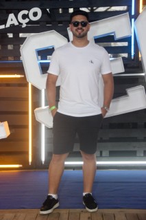 
<a style='margin-left: 5px;' class='btn btn-xs btn-social btn-facebook' href='https://www.facebook.com/sharer/sharer.php?u=https://www.galeramix.com.br/imagem/a129/800-800-90/conteudo/site_galerias/129/img0930.jpg' rel='popup' data-width='500' data-height='400'><i class='fa fa-facebook'></i>Compartilhar <span class='hidden-xs'>no Facebook</span>
</a> 
<a class='btn btn-default btn-xs' target='_blank' href='imagem/a129/800-800-90/conteudo/site_galerias/129/img0930.jpg'>
<span class='glyphicon glyphicon-cloud-download'></span> Salvar
</a>
