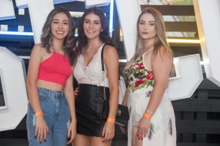 
<a style='margin-left: 5px;' class='btn btn-xs btn-social btn-facebook' href='https://www.facebook.com/sharer/sharer.php?u=https://www.galeramix.com.br/imagem/a129/800-800-90/conteudo/site_galerias/129/img0945.jpg' rel='popup' data-width='500' data-height='400'><i class='fa fa-facebook'></i>Compartilhar <span class='hidden-xs'>no Facebook</span>
</a> 
<a class='btn btn-default btn-xs' target='_blank' href='imagem/a129/800-800-90/conteudo/site_galerias/129/img0945.jpg'>
<span class='glyphicon glyphicon-cloud-download'></span> Salvar
</a>
