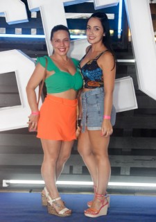 
<a style='margin-left: 5px;' class='btn btn-xs btn-social btn-facebook' href='https://www.facebook.com/sharer/sharer.php?u=https://www.galeramix.com.br/imagem/a129/800-800-90/conteudo/site_galerias/129/img0949.jpg' rel='popup' data-width='500' data-height='400'><i class='fa fa-facebook'></i>Compartilhar <span class='hidden-xs'>no Facebook</span>
</a> 
<a class='btn btn-default btn-xs' target='_blank' href='imagem/a129/800-800-90/conteudo/site_galerias/129/img0949.jpg'>
<span class='glyphicon glyphicon-cloud-download'></span> Salvar
</a>
