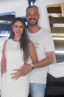 
<a style='margin-left: 5px;' class='btn btn-xs btn-social btn-facebook' href='https://www.facebook.com/sharer/sharer.php?u=https://www.galeramix.com.br/imagem/a129/800-800-90/conteudo/site_galerias/129/img0952.jpg' rel='popup' data-width='500' data-height='400'><i class='fa fa-facebook'></i>Compartilhar <span class='hidden-xs'>no Facebook</span>
</a> 
<a class='btn btn-default btn-xs' target='_blank' href='imagem/a129/800-800-90/conteudo/site_galerias/129/img0952.jpg'>
<span class='glyphicon glyphicon-cloud-download'></span> Salvar
</a>
