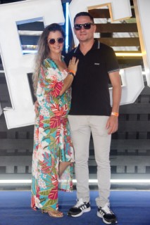 
<a style='margin-left: 5px;' class='btn btn-xs btn-social btn-facebook' href='https://www.facebook.com/sharer/sharer.php?u=https://www.galeramix.com.br/imagem/a129/800-800-90/conteudo/site_galerias/129/img0956.jpg' rel='popup' data-width='500' data-height='400'><i class='fa fa-facebook'></i>Compartilhar <span class='hidden-xs'>no Facebook</span>
</a> 
<a class='btn btn-default btn-xs' target='_blank' href='imagem/a129/800-800-90/conteudo/site_galerias/129/img0956.jpg'>
<span class='glyphicon glyphicon-cloud-download'></span> Salvar
</a>
