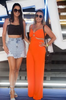 
<a style='margin-left: 5px;' class='btn btn-xs btn-social btn-facebook' href='https://www.facebook.com/sharer/sharer.php?u=https://www.galeramix.com.br/imagem/a129/800-800-90/conteudo/site_galerias/129/img0957.jpg' rel='popup' data-width='500' data-height='400'><i class='fa fa-facebook'></i>Compartilhar <span class='hidden-xs'>no Facebook</span>
</a> 
<a class='btn btn-default btn-xs' target='_blank' href='imagem/a129/800-800-90/conteudo/site_galerias/129/img0957.jpg'>
<span class='glyphicon glyphicon-cloud-download'></span> Salvar
</a>
