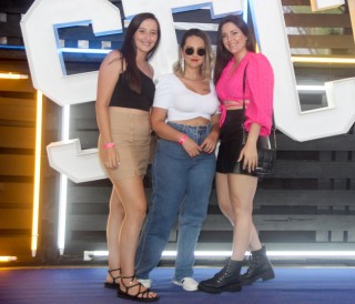 
<a style='margin-left: 5px;' class='btn btn-xs btn-social btn-facebook' href='https://www.facebook.com/sharer/sharer.php?u=https://www.galeramix.com.br/imagem/a129/800-800-90/conteudo/site_galerias/129/img0991.jpg' rel='popup' data-width='500' data-height='400'><i class='fa fa-facebook'></i>Compartilhar <span class='hidden-xs'>no Facebook</span>
</a> 
<a class='btn btn-default btn-xs' target='_blank' href='imagem/a129/800-800-90/conteudo/site_galerias/129/img0991.jpg'>
<span class='glyphicon glyphicon-cloud-download'></span> Salvar
</a>
