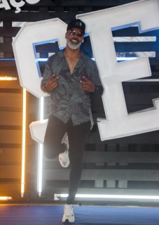 
<a style='margin-left: 5px;' class='btn btn-xs btn-social btn-facebook' href='https://www.facebook.com/sharer/sharer.php?u=https://www.galeramix.com.br/imagem/a129/800-800-90/conteudo/site_galerias/129/img1013.jpg' rel='popup' data-width='500' data-height='400'><i class='fa fa-facebook'></i>Compartilhar <span class='hidden-xs'>no Facebook</span>
</a> 
<a class='btn btn-default btn-xs' target='_blank' href='imagem/a129/800-800-90/conteudo/site_galerias/129/img1013.jpg'>
<span class='glyphicon glyphicon-cloud-download'></span> Salvar
</a>
