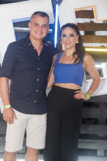 
<a style='margin-left: 5px;' class='btn btn-xs btn-social btn-facebook' href='https://www.facebook.com/sharer/sharer.php?u=https://www.galeramix.com.br/imagem/a129/800-800-90/conteudo/site_galerias/129/img1016.jpg' rel='popup' data-width='500' data-height='400'><i class='fa fa-facebook'></i>Compartilhar <span class='hidden-xs'>no Facebook</span>
</a> 
<a class='btn btn-default btn-xs' target='_blank' href='imagem/a129/800-800-90/conteudo/site_galerias/129/img1016.jpg'>
<span class='glyphicon glyphicon-cloud-download'></span> Salvar
</a>
