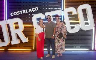 
<a style='margin-left: 5px;' class='btn btn-xs btn-social btn-facebook' href='https://www.facebook.com/sharer/sharer.php?u=https://www.galeramix.com.br/imagem/a129/800-800-90/conteudo/site_galerias/129/img1020.jpg' rel='popup' data-width='500' data-height='400'><i class='fa fa-facebook'></i>Compartilhar <span class='hidden-xs'>no Facebook</span>
</a> 
<a class='btn btn-default btn-xs' target='_blank' href='imagem/a129/800-800-90/conteudo/site_galerias/129/img1020.jpg'>
<span class='glyphicon glyphicon-cloud-download'></span> Salvar
</a>
